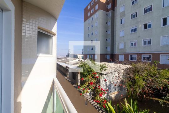 Varanda de casa de condomínio à venda com 2 quartos, 70m² em Vila Nhocune, São Paulo
