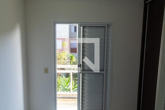 Suíte 1 de casa de condomínio à venda com 2 quartos, 70m² em Vila Nhocune, São Paulo