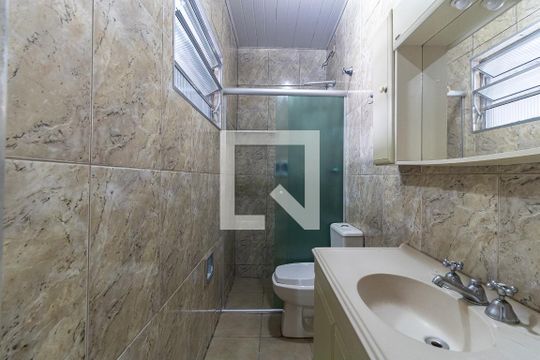Banheiro da Suíte de casa à venda com 2 quartos, 70m² em Vila Caraguatá, São Paulo