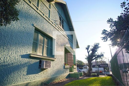 Fachada de casa para alugar com 3 quartos, 190m² em Pátria Nova, Novo Hamburgo