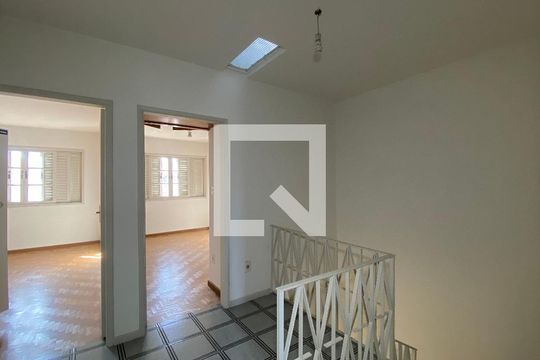 Hall de casa à venda com 6 quartos, 230m² em Jardim Itália, São Paulo