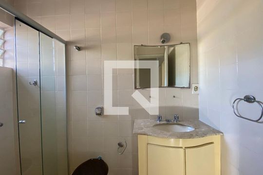 Banheiro de casa à venda com 6 quartos, 230m² em Jardim Itália, São Paulo