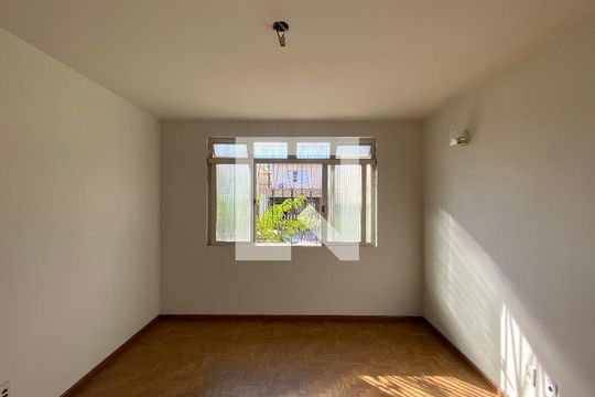 Sala de casa à venda com 6 quartos, 230m² em Jardim Itália, São Paulo