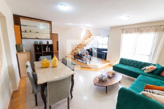 Apartamento para alugar com 3 quartos, 158m² em Centro, Taubaté