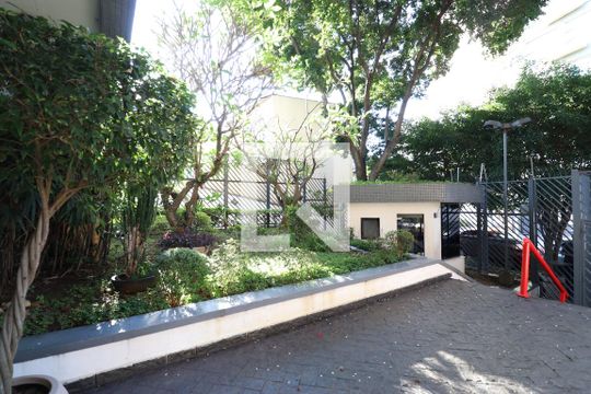 Entrada de apartamento à venda com 3 quartos, 100m² em Barra Funda, São Paulo