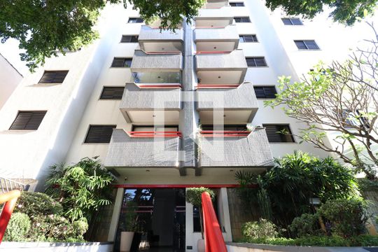 Entrada de apartamento à venda com 3 quartos, 100m² em Barra Funda, São Paulo