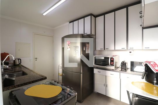 Cozinha de apartamento à venda com 3 quartos, 100m² em Barra Funda, São Paulo