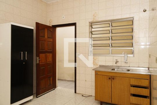 Cozinha  de casa para alugar com 2 quartos, 140m² em Vila Isolina Mazzei, São Paulo
