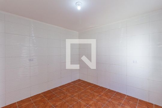 Quarto de casa para alugar com 1 quarto, 40m² em Km 18, Osasco
