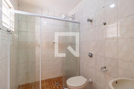 Banheiro de casa para alugar com 1 quarto, 40m² em Km 18, Osasco