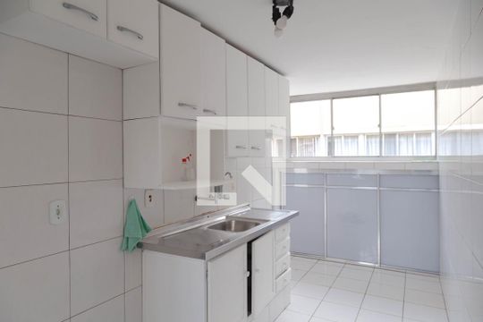 Cozinha de apartamento para alugar com 2 quartos, 78m² em Parque Cecap, Guarulhos