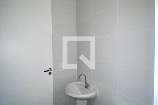 Banheiro de apartamento para alugar com 2 quartos, 42m² em Brás, São Paulo