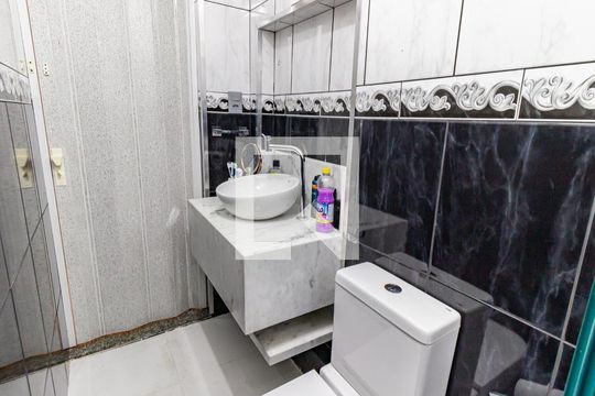 Banheiro 1 de casa para alugar com 2 quartos, 100m² em Vila Oratório, São Paulo
