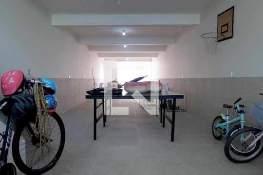 Garagem de casa à venda com 3 quartos, 570m² em Moinho Velho, São Paulo
