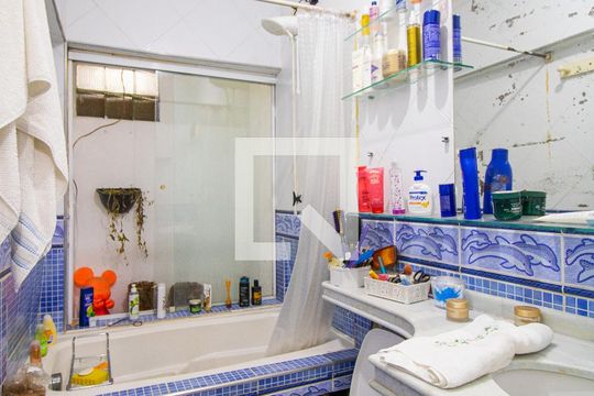 Banheiro da Suíte 1 de casa à venda com 3 quartos, 300m² em Parque Novo Mundo, São Paulo