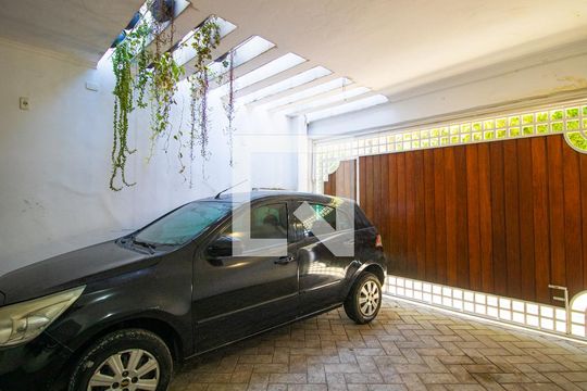 Garagem de casa à venda com 3 quartos, 300m² em Parque Novo Mundo, São Paulo