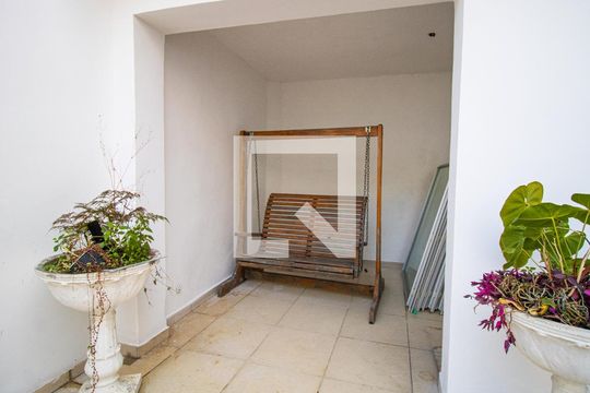 Quintal de casa à venda com 3 quartos, 300m² em Parque Novo Mundo, São Paulo