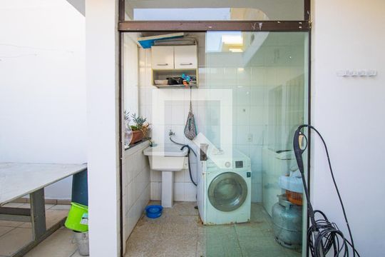 Área de Serviço de casa à venda com 3 quartos, 300m² em Parque Novo Mundo, São Paulo