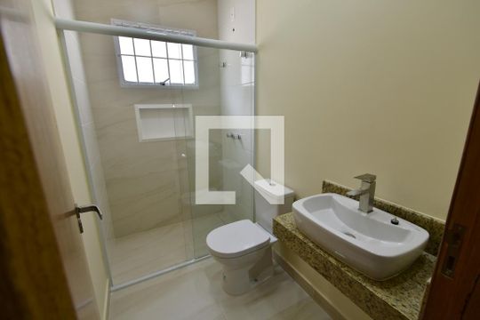 Banheiro Social de casa à venda com 4 quartos, 350m² em Jardim Lumen Christi, Campinas