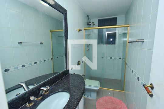Banheiro 1 de apartamento à venda com 3 quartos, 100m² em Santa Efigênia, Belo Horizonte