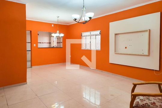 Casa para alugar com 3 quartos, 240m² em Jardim Utinga, Santo André