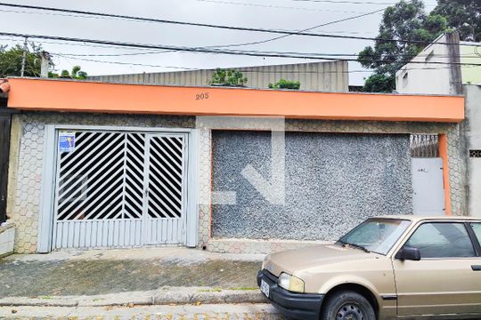 Fachada de casa para alugar com 3 quartos, 240m² em Jardim Utinga, Santo André