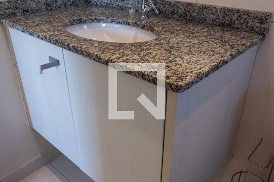 Banheiro do Quarto 2 de apartamento para alugar com 2 quartos, 60m² em Vila Gomes, São Paulo