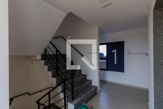 Área Comum - Escada de apartamento à venda com 2 quartos, 46m² em Parque Cruzeiro do Sul, São Paulo