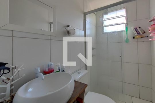 Banheiro de apartamento à venda com 2 quartos, 52m² em Jardim Nova Europa, Campinas