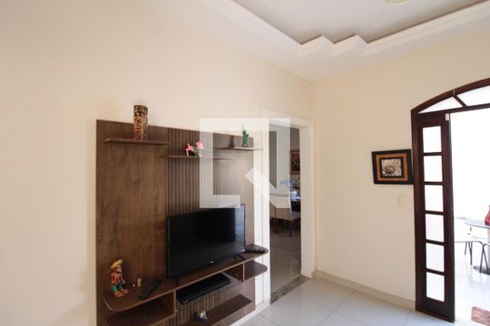 Casa 1 | Sala de Estar de casa à venda com 5 quartos, 360m² em Planalto, Belo Horizonte