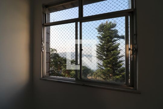 Sala de apartamento para alugar com 1 quarto, 30m² em Jardim Guanabara, Rio de Janeiro
