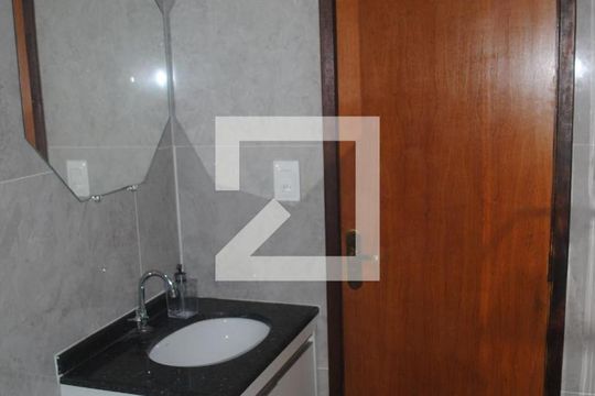 Banheiro de apartamento para alugar com 2 quartos, 90m² em Praia do Flamengo, Salvador