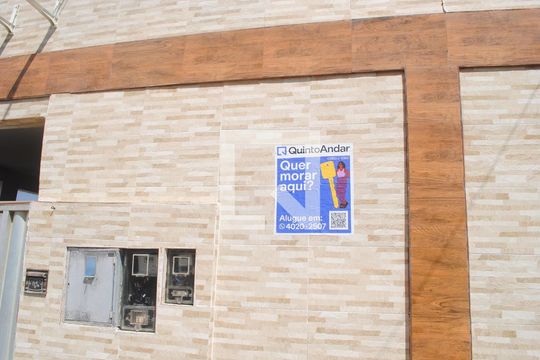Fachada com Plaquinha de apartamento para alugar com 2 quartos, 90m² em Praia do Flamengo, Salvador