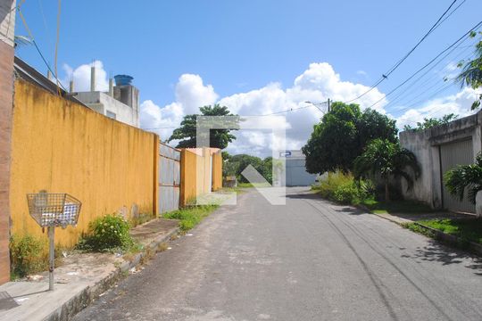 Vista da Rua de apartamento para alugar com 2 quartos, 90m² em Praia do Flamengo, Salvador