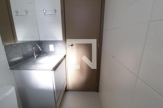 Banheiro Social de apartamento para alugar com 2 quartos, 72m² em Jaraguá, Uberlândia