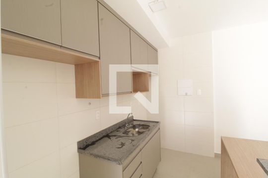Cozinha de apartamento para alugar com 2 quartos, 72m² em Jaraguá, Uberlândia