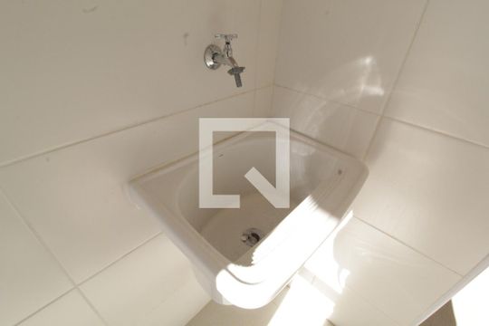 Cozinha e Área de Serviço de apartamento para alugar com 2 quartos, 72m² em Jaraguá, Uberlândia