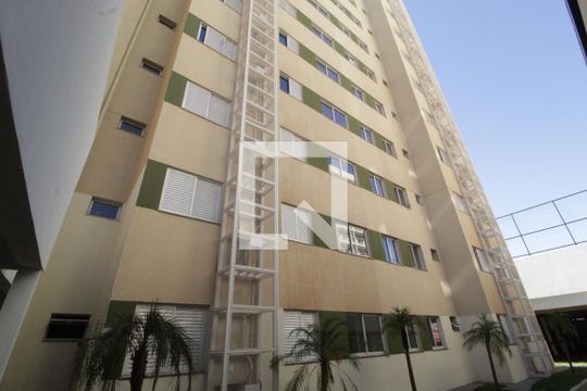 Fachada de apartamento para alugar com 2 quartos, 72m² em Jaraguá, Uberlândia