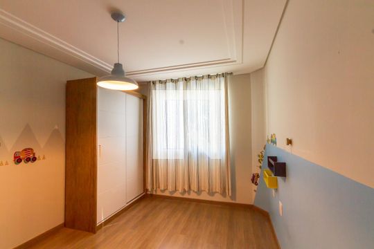 Quarto 1 de casa de condomínio para alugar com 3 quartos, 164m² em Jardim das Américas, Curitiba