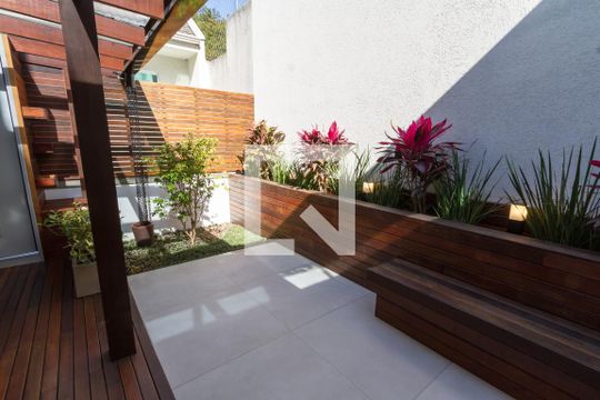 Quintal de casa de condomínio para alugar com 3 quartos, 164m² em Jardim das Américas, Curitiba