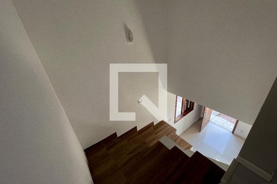 Escada de casa para alugar com 5 quartos, 400m² em Vicentina, São Leopoldo