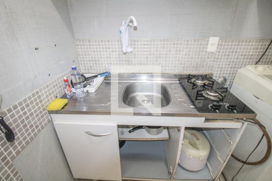 Cozinha de apartamento para alugar com 1 quarto, 45m² em Bosque, Campinas