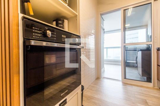 Cozinha de apartamento à venda com 2 quartos, 66m² em Melville Empresarial I E Ii, Barueri