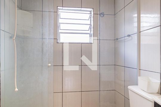Banheiro de casa para alugar com 2 quartos, 60m² em Vila Yara, Osasco
