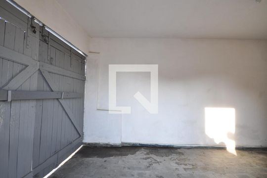 Garagem de casa à venda com 2 quartos, 310m² em Vila Gustavo, São Paulo