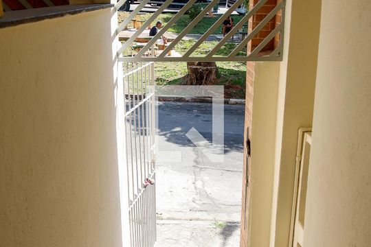 Área comum de casa para alugar com 2 quartos, 130m² em Vila Yolanda, Osasco