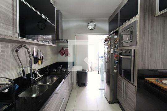 Cozinha de apartamento à venda com 2 quartos, 98m² em Itaim Bibi, São Paulo
