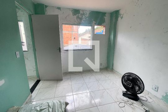 Quarto de kitnet/studio para alugar com 1 quarto, 25m² em Jardim Primavera, Duque de Caxias