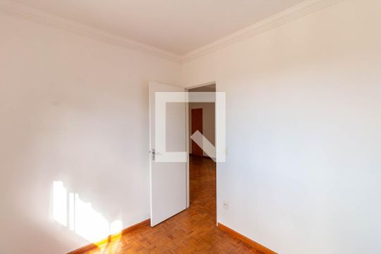 Quarto 2 de apartamento para alugar com 2 quartos, 55m² em Camargos, Belo Horizonte