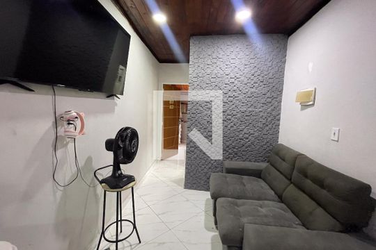 Sala de casa para alugar com 1 quarto, 160m² em Jardim Primavera, Duque de Caxias